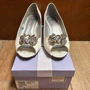 Unforgettable Moments White Peep-Toe Heels size 8
